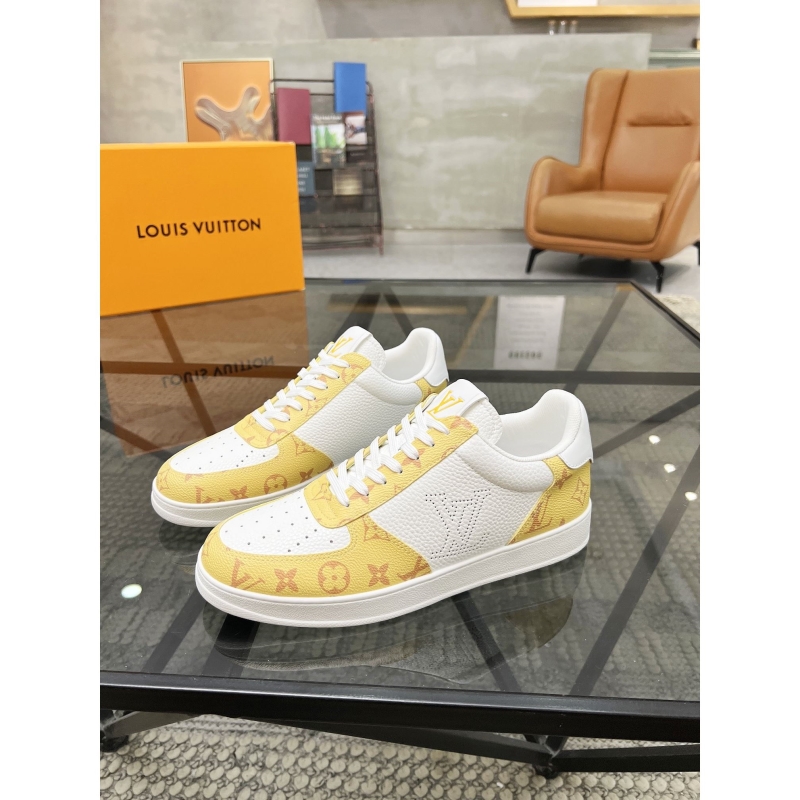 l**is V*t*n sneakers